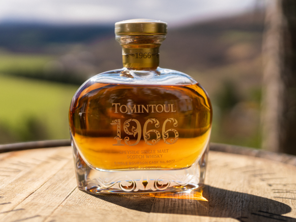 Tomintoul Honours First Distillery Manager with 1966 Cask Tomintoul Honours First Distillery Manager with 1966 Cask